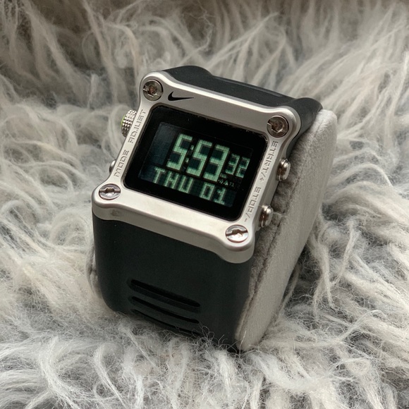 nike hammer watch